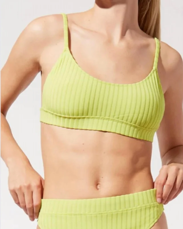 Women's Athletic Outfit The Finley Top In Kiwi