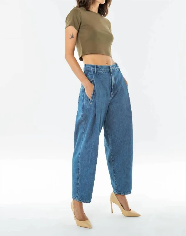 Women's Holiday Clothing Rose Relaxed Pleat Pants In Salina