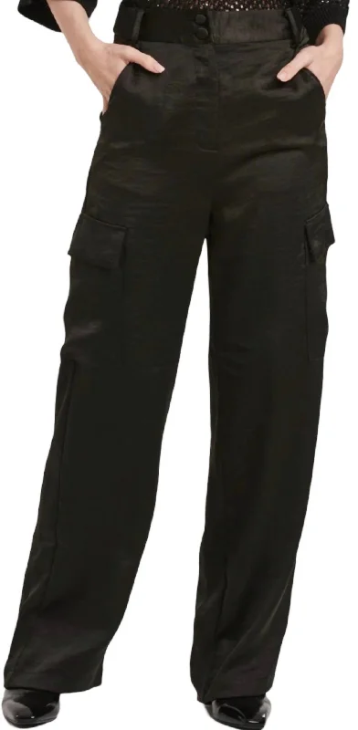 Women's Sports Apparel Esmeralda Cargo Pants In Black