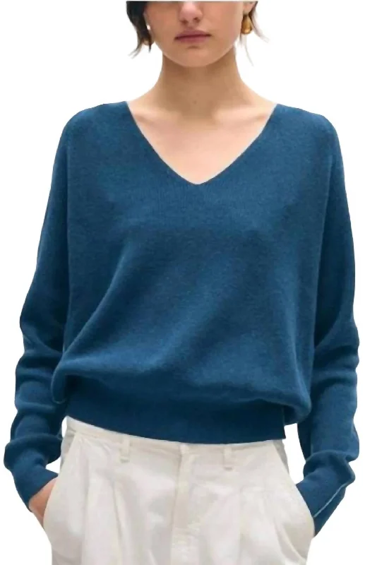 Women's Clothing Online Sale Tipped V Neck Sweater In Ocean Blue